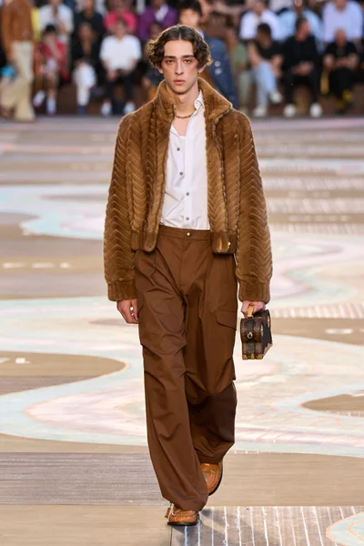 Look 56